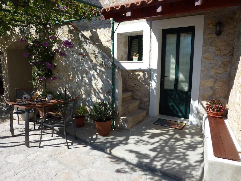 Paradise Stone Apartments Bol Buitenkant foto